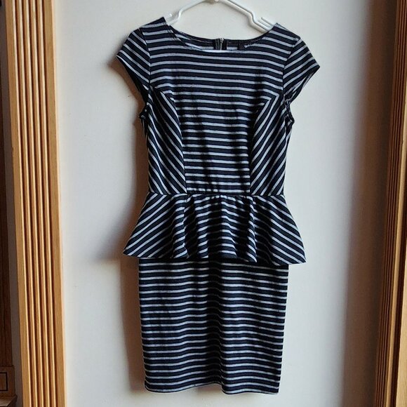 Mossimo Supply Co. Black/Gray Striped Ruffled Jersey Dress Size 8 - Picture 8 of 15
